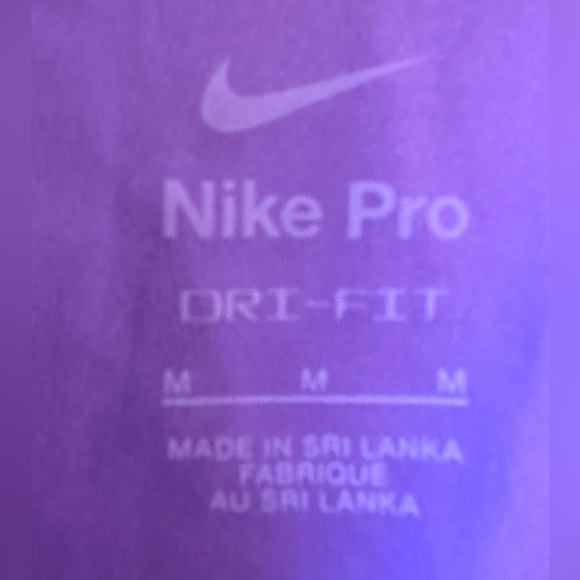 Nike Pro Dri-Fit Mid-Rise Medium Support Short - NWT - Picture 4 of 9